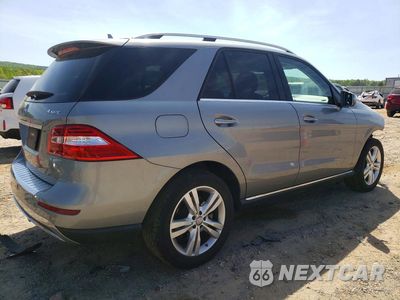 Trzecie zdjęcie samochodu z tyłu: 2015 MERCEDES-BENZ ML 350 4MATIC VIN:4JGDA5HB1FA608447 - miniatura