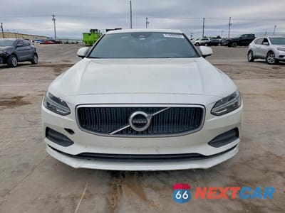 Piąte zdjęcie samochodu w środku: 2018 VOLVO S90 T5 MOMENTUM VIN:LVY982AK2JP039234 - miniatura