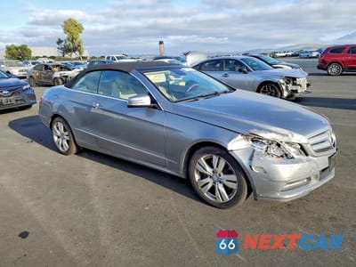 Czwarte zdjęcie samochodu z boku: 2012 MERCEDES-BENZ E 350 VIN:WDDKK5KF1CF144326 - miniatura