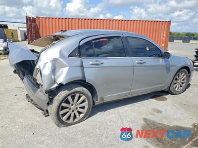 Trzecie zdjęcie samochodu z tyłu: 2013 CHRYSLER 200 TOURING VIN:1C3CCBBB7DN765850 - miniatura