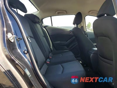 Zdjęcie 10 z 12 samochodu: 2018 MAZDA 3 SPORT VIN:3MZBN1U71JM172024 - miniatura