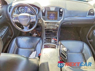 Zdjęcie 8 z 11 samochodu: 2016 CHRYSLER 300 LIMITED VIN:2C3CCAAG4GH189445 - miniatura