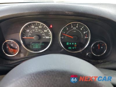 Zdjęcie 9 z 13 samochodu: 2014 JEEP WRANGLER UNLIMITED SAHARA VIN:1C4HJWEG0EL271977 - miniatura