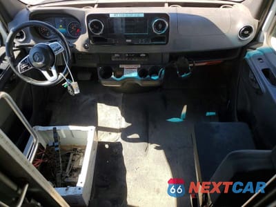 Zdjęcie 8 z 13 samochodu: 2019 MERCEDES BENZ SPRINTER 2500 DELIVERY VAN VIN:WD3PF1CD6KP051606 - miniatura