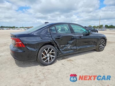 Trzecie zdjęcie samochodu z tyłu: 2020 VOLVO S60 T5 MOMENTUM VIN:7JR102FK4LG041219 - miniatura