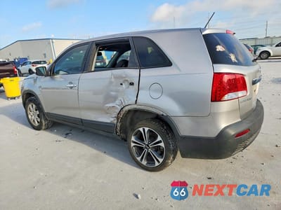 Drugie zdjęcie samochodu z przodu: 2012 KIA SORENTO LX VIN:5XYKT3A18CG303230 - miniatura
