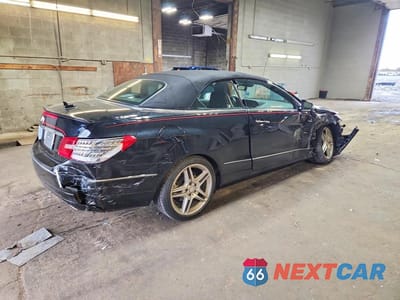 Trzecie zdjęcie samochodu z tyłu: 2013 MERCEDES-BENZ E 350 VIN:WDDKK5KF9DF196644 - miniatura