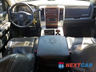Zdjęcie 8 z 13 samochodu: 2012 DODGE RAM 3500 LARAMIE VIN:3C63D3EL7CG212097 - miniatura