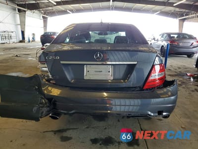 Zdjęcie 6 z 12 samochodu: 2013 MERCEDES-BENZ C 250 VIN:WDDGF4HB6DA757615 - miniatura