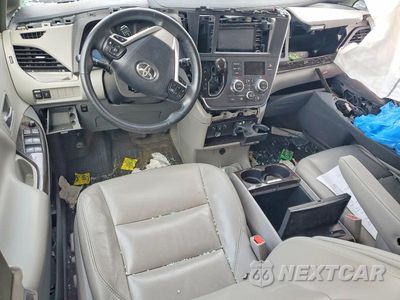 Zdjęcie 8 z 13 samochodu: 2018 TOYOTA SIENNA XLE 8-PASSENGER VIN:5TDYZ3DC6JS913228 - miniatura