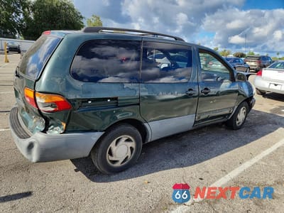 Trzecie zdjęcie samochodu z tyłu: 2000 TOYOTA SIENNA LE VIN:4T3ZF13C6YU263103 - miniatura