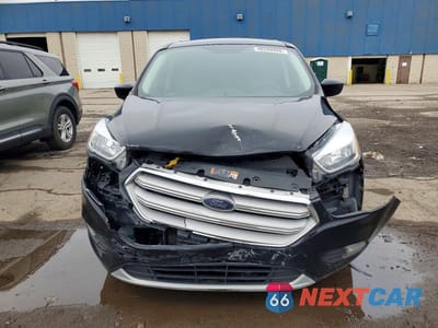 Piąte zdjęcie samochodu w środku: 2019 FORD ESCAPE SE VIN:1FMCU0GDXKUB99771 - miniatura
