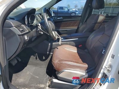 Zdjęcie 7 z 13 samochodu: 2015 MERCEDES-BENZ GL 550 4MATIC VIN:4JGDF7DE7FA587603 - miniatura