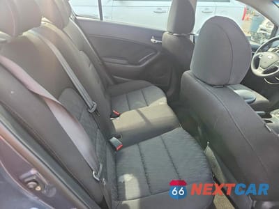 Zdjęcie 10 z 12 samochodu: 2016 KIA FORTE LX VIN:KNAFK4A6XG5492920 - miniatura