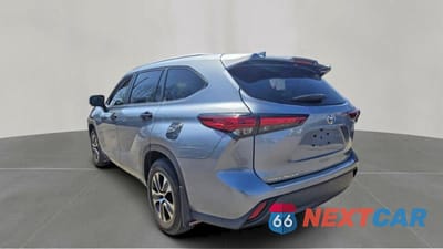 Trzecie zdjęcie samochodu z tyłu: 2023 TOYOTA HIGHLANDER XLE VIN:5TDKDRAH8PS006867 - miniatura