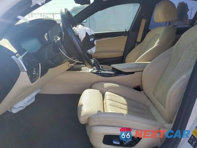 Zdjęcie 7 z 13 samochodu: 2021 BMW 530 XI VIN:WBA13BJ08MWX18742 - miniatura