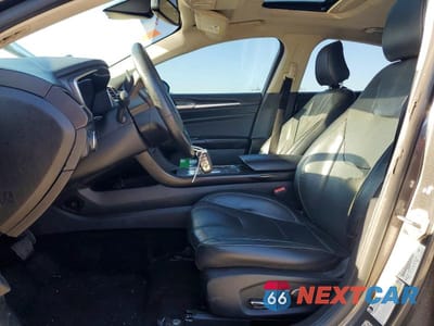 Zdjęcie 7 z 11 samochodu: 2020 FORD FUSION TITANIUM VIN:3FA6P0D93LR115278 - miniatura