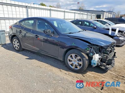 Czwarte zdjęcie samochodu z boku: 2018 MAZDA 3 SPORT VIN:3MZBN1U71JM172024 - miniatura