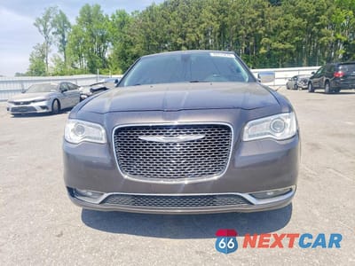 Piąte zdjęcie samochodu w środku: 2016 CHRYSLER 300C VIN:2C3CCAKG7GH261771 - miniatura