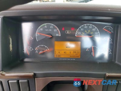 Zdjęcie 8 z 10 samochodu: 2015 VOLVO VN VNL VIN:4V4N99EH4FN926223 - miniatura