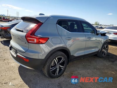 Trzecie zdjęcie samochodu z tyłu: 2024 VOLVO XC40 CORE VIN:YV4L12UK5R2284872 - miniatura