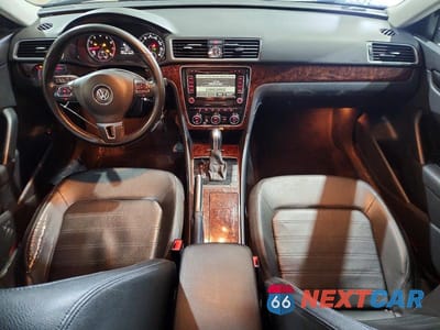 Zdjęcie 8 z 13 samochodu: 2012 VOLKSWAGEN PASSAT SEL VIN:1VWCH7A33CC051743 - miniatura