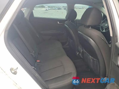 Zdjęcie 10 z 12 samochodu: 2018 KIA OPTIMA LX VIN:5XXGT4L38JG227990 - miniatura