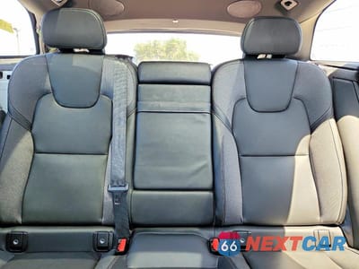 Zdjęcie 10 z 14 samochodu: 2021 VOLVO XC60 T5 R-DESIGN VIN:YV4102RM0M1864243 - miniatura