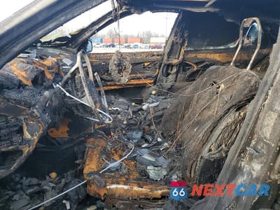 Zdjęcie 7 z 11 samochodu: 2003 MERCEDES-BENZ E 320 VIN:WDBUF65J53X110640 - miniatura