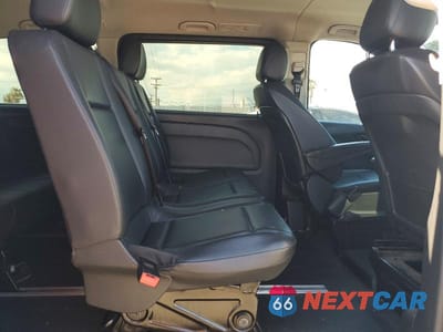 Zdjęcie 11 z 13 samochodu: 2019 MERCEDES BENZ METRIS VIN:WD4PG2EE7K3516678 - miniatura
