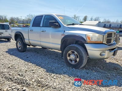 Czwarte zdjęcie samochodu z boku: 2006 DODGE RAM 3500 ST VIN:3D3LX38C66G144544 - miniatura