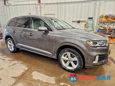 Czwarte zdjęcie samochodu z boku: 2021 AUDI Q7 PREMIUM VIN:WA1AJAF74MD011510 - miniatura