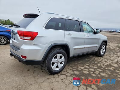 Trzecie zdjęcie samochodu z tyłu: 2011 JEEP GRAND CHEROKEE LAREDO VIN:1J4RR4GG5BC731543 - miniatura