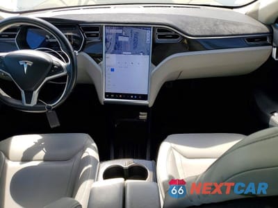 Zdjęcie 8 z 13 samochodu: 2015 TESLA MODEL S VIN:5YJSA1E28FF107426 - miniatura