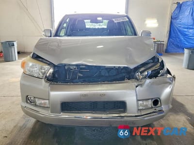 Piąte zdjęcie samochodu w środku: 2023 TOYOTA 4 RUNNER SR5 VIN:JTEBU5JR4D5118418 - miniatura