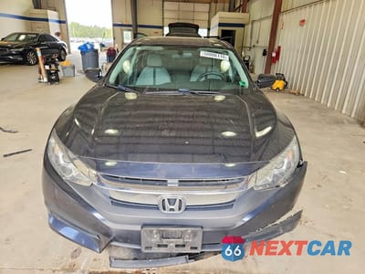Piąte zdjęcie samochodu w środku: 2018 HONDA CIVIC LX VIN:2HGFC2F50JH569784 - miniatura