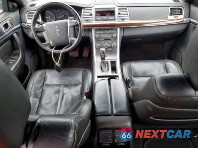 Zdjęcie 8 z 11 samochodu: 2010 LINCOLN MKS VIN:1LNHL9DR2AG609568 - miniatura
