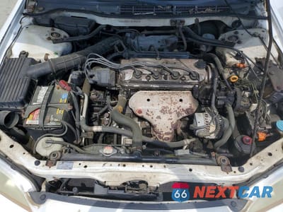 Zdjęcie 11 z 12 samochodu: 2001 HONDA ACCORD EX VIN:1HGCG56601A054476 - miniatura