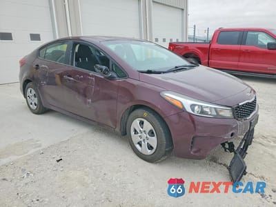 Czwarte zdjęcie samochodu z boku: 2018 KIA FORTE LX VIN:3KPFK4A79JE269906 - miniatura