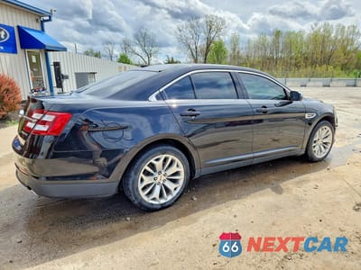 Trzecie zdjęcie samochodu z tyłu: 2017 FORD TAURUS LIMITED VIN:1FAHP2F81HG113150 - miniatura