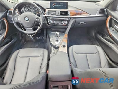 Zdjęcie 8 z 12 samochodu: 2016 BMW 320 XI VIN:WBA8E5G54GNT41267 - miniatura