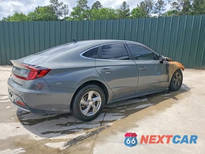 Trzecie zdjęcie samochodu z tyłu: 2021 HYUNDAI SONATA SE VIN:5NPEG4JA5MH116013 - miniatura