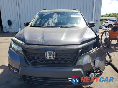 Piąte zdjęcie samochodu w środku: 2019 HONDA PASSPORT ELITE VIN:5FNYF8H03KB030778 - miniatura