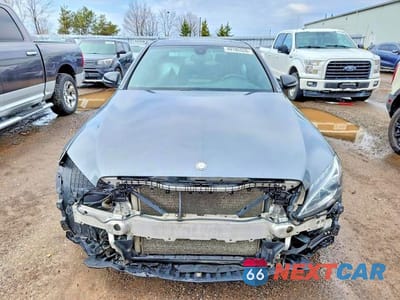 Piąte zdjęcie samochodu w środku: 2017 MERCEDES-BENZ C 300 4MATIC VIN:55SWF4KB6HU187416 - miniatura