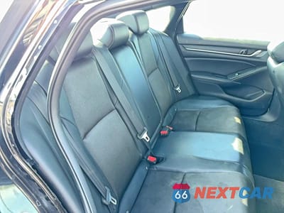 Zdjęcie 6 z 10 samochodu: 2018 HONDA ACCORD SPORT VIN:1HGCV1F32JA060624 - miniatura