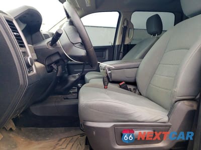 Zdjęcie 7 z 12 samochodu: 2017 RAM 2500 ST VIN:3C6UR5CL8HG569123 - miniatura