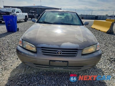 Piąte zdjęcie samochodu w środku: 1999 TOYOTA CAMRY LE VIN:JT2BG28K2X0343353 - miniatura