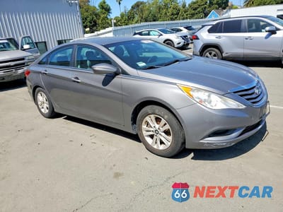 Czwarte zdjęcie samochodu z boku: 2013 HYUNDAI SONATA GLS VIN:5NPEB4AC5DH727336 - miniatura