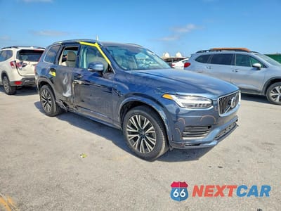 Czwarte zdjęcie samochodu z boku: 2020 VOLVO XC90 T6 MOMENTUM VIN:YV4A22PK0L1576376 - miniatura