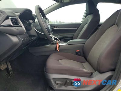 Zdjęcie 7 z 12 samochodu: 2021 TOYOTA CAMRY LE VIN:4T1C31AK4MU022054 - miniatura